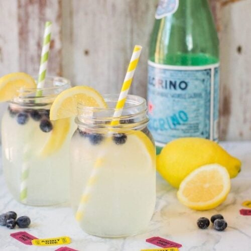 Sparkling lemonade with blueberries.