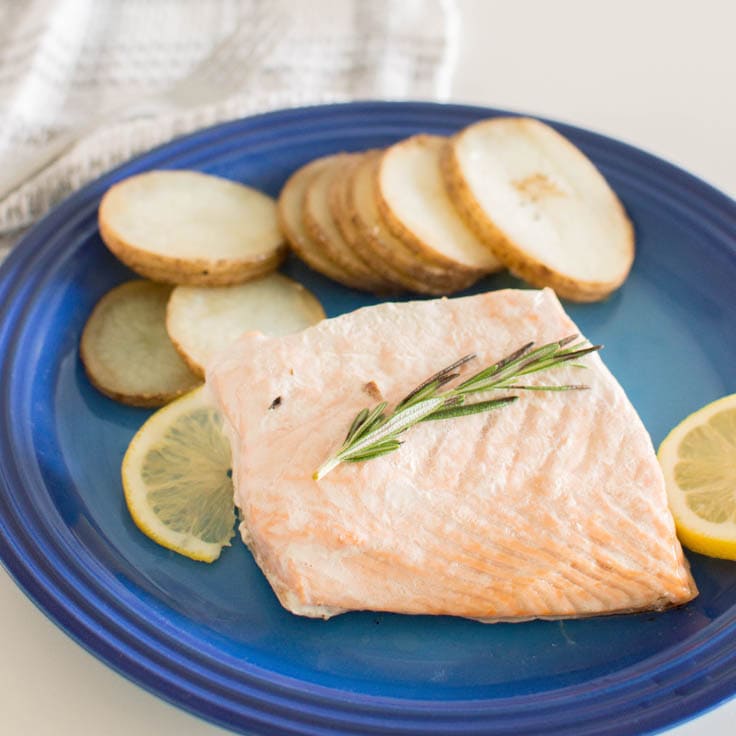 Easy Baked Salmon with Garlic and Rosemary Recipe