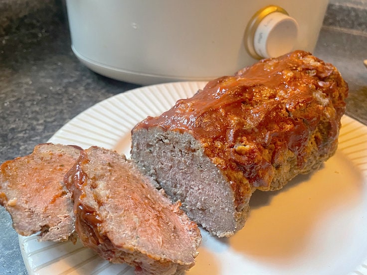 A meatloaf made in the slow cooker 